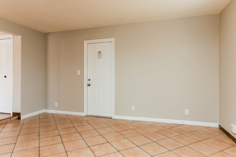 3,390/Mo, 6910 NW 84th St Tamarac, FL 33321 Dining Room View