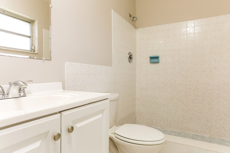 3,390/Mo, 6910 NW 84th St Tamarac, FL 33321 Bathroom View