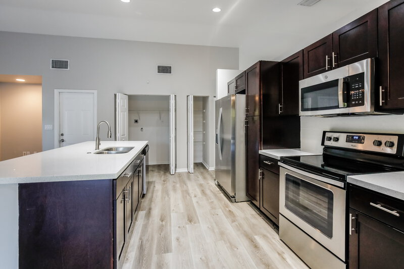 3,520/Mo, 19711 Cutler Ct Cutler Bay, FL 33189 Kitchen View
