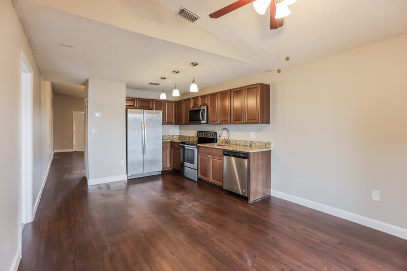 2,850/Mo, 2555 W 65th St Hialeah, FL 33016 Family Room View