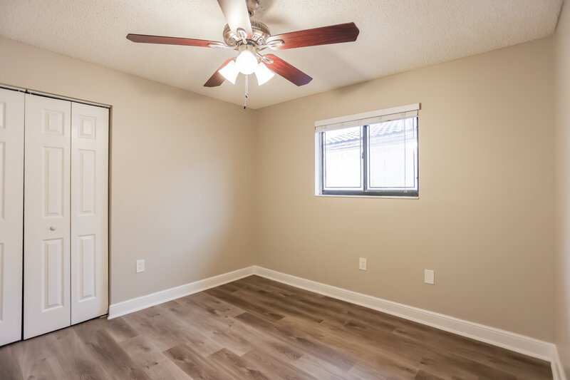 2,850/Mo, 2555 W 65th St Hialeah, FL 33016 Bedroom View 2