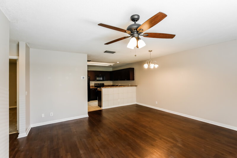 1,755/Mo, 5350 Elmhurst Rd Apt B West Palm Beach, FL 33417 Living Room View