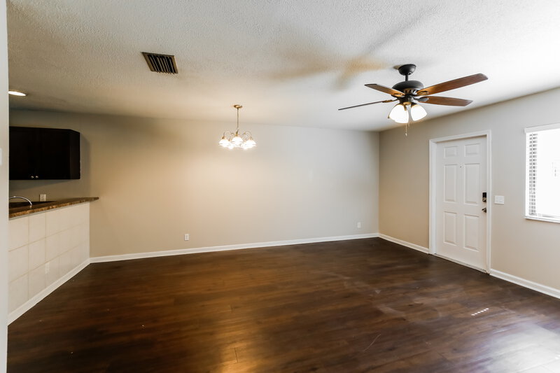 1,755/Mo, 5350 Elmhurst Rd Apt B West Palm Beach, FL 33417 Living Room View 3