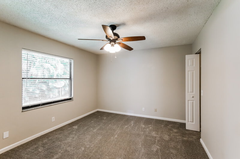 1,755/Mo, 5350 Elmhurst Rd Apt B West Palm Beach, FL 33417 Bedroom View