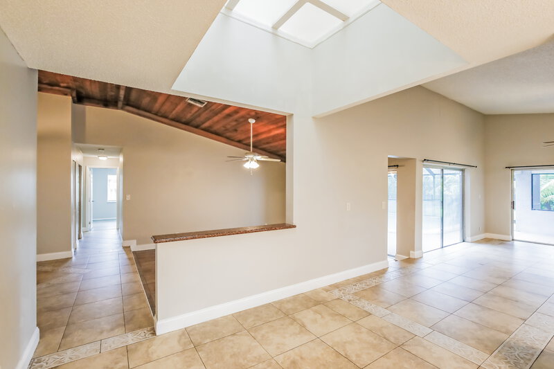 3,310/Mo, 4790 NW 85th Ave Lauderhill, FL 33351 Dining Room View 2