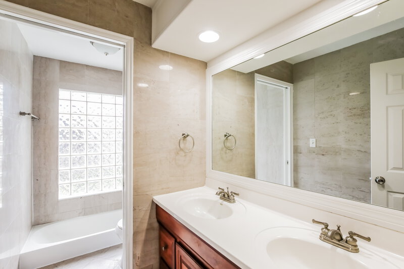 3,310/Mo, 4790 NW 85th Ave Lauderhill, FL 33351 Bathroom View