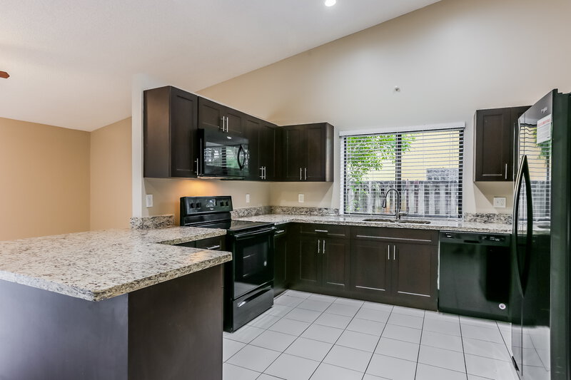 4,045/Mo, 4430 NW 65th Ter Lauderhill, FL 33319 Kitchen View