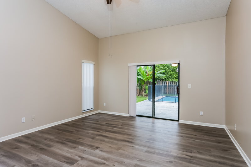 4,045/Mo, 4430 NW 65th Ter Lauderhill, FL 33319 Main Bedroom View