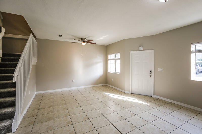 2,180/Mo, 1547 SE 31st Ct Homestead, FL 33035 Living Room View 2
