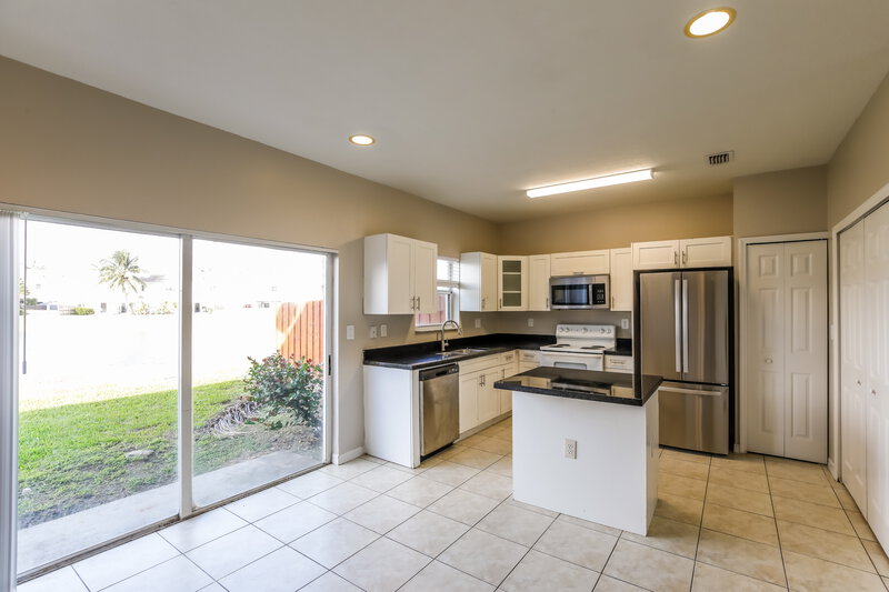 2,180/Mo, 1547 SE 31st Ct Homestead, FL 33035 Dining Room View