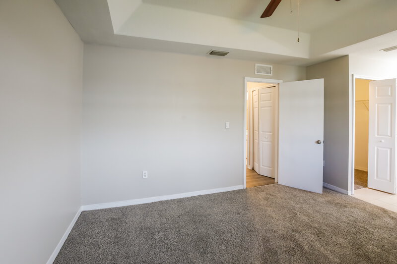 2,180/Mo, 1547 SE 31st Ct Homestead, FL 33035 Main Bedroom View 2