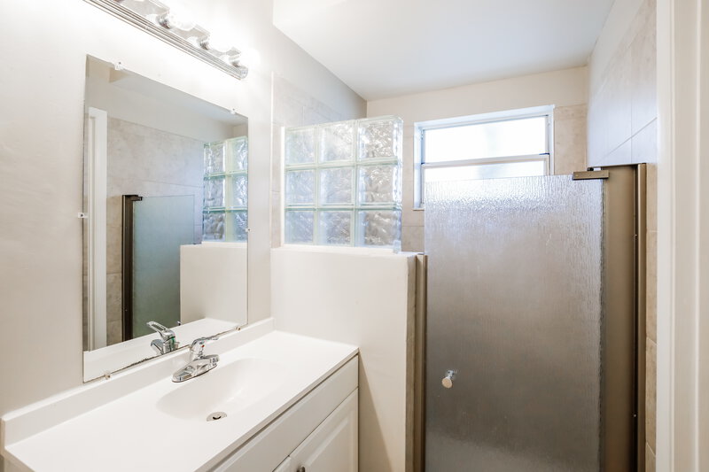 2,685/Mo, 9845 NW 9th Ct Plantation, FL 33324 Main Bathroom View