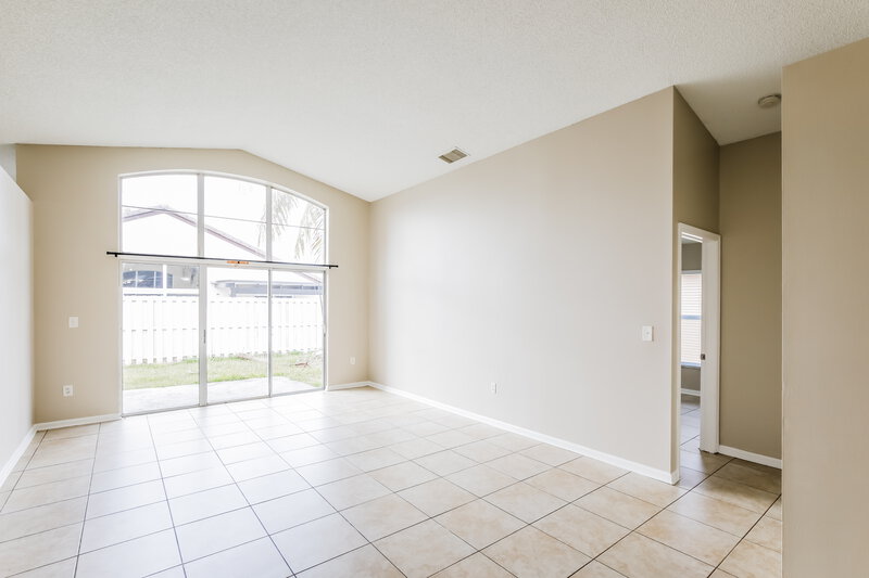 3,425/Mo, 16561 NW 9th St Pembroke Pines, FL 33028 Living Room View