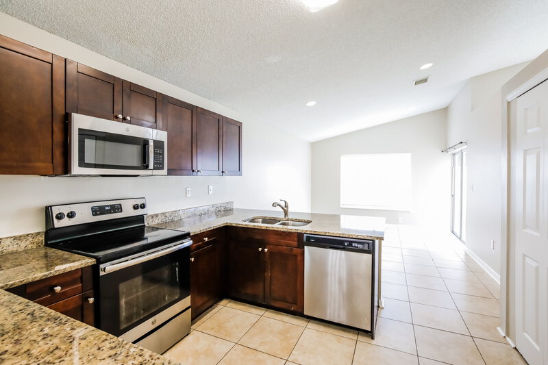 3,425/Mo, 16561 NW 9th St Pembroke Pines, FL 33028 Kitchen View