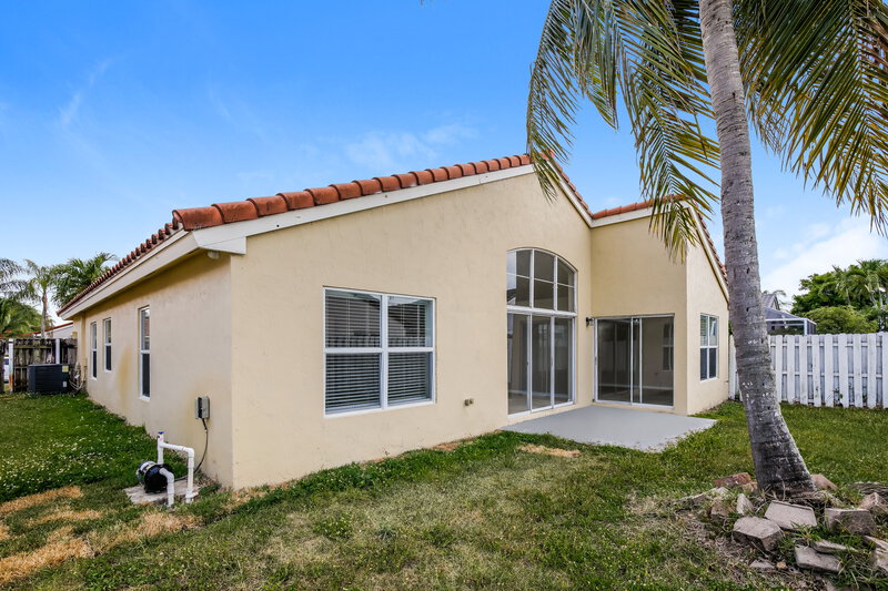 3,425/Mo, 16561 NW 9th St Pembroke Pines, FL 33028 Rear View