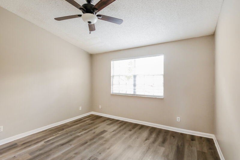 2,500/Mo, 21563 Sw 87Th Ct Miami, FL 33189 Main Bedroom View 2