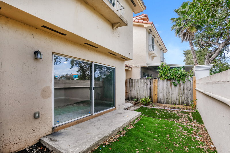 2,500/Mo, 21563 Sw 87Th Ct Miami, FL 33189 Rear View
