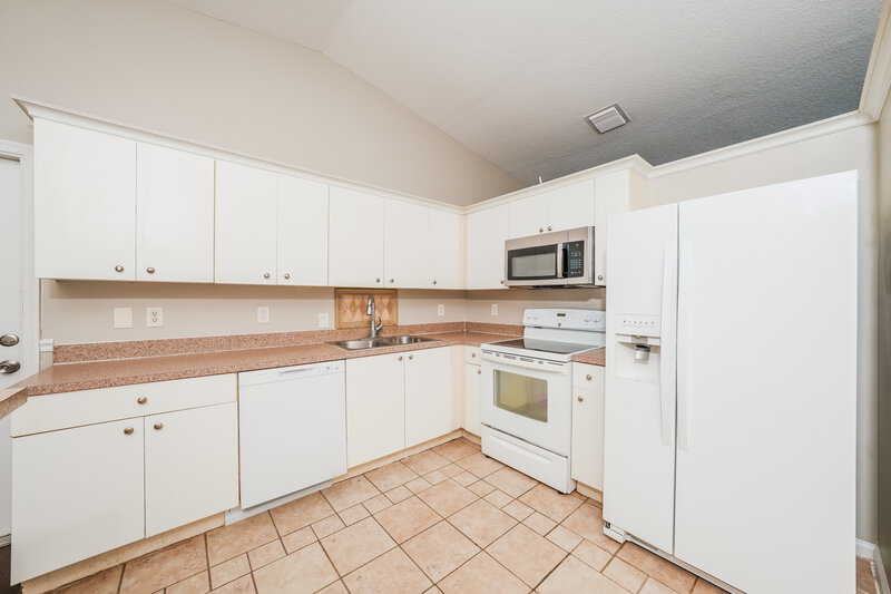 2,345/Mo, 3589 Quentin Ave Boynton Beach, FL 33436 Kitchen View 2