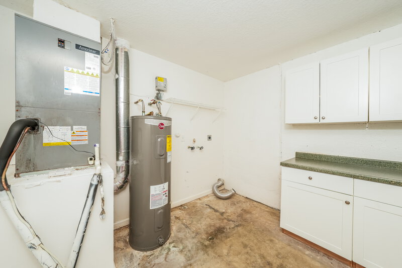 2,345/Mo, 3589 Quentin Ave Boynton Beach, FL 33436 Laundry Room View