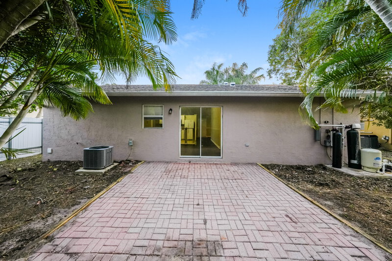 2,345/Mo, 3589 Quentin Ave Boynton Beach, FL 33436 Rear View