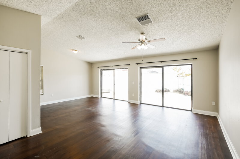 2,360/Mo, 13203 Sw 276Th Ter Homestead, FL 33032 Living Room View