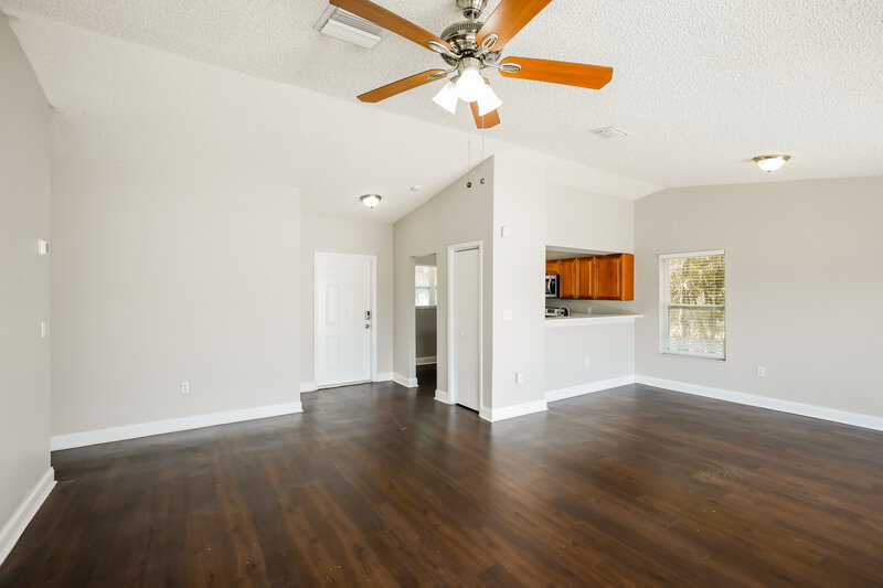 2,360/Mo, 13203 Sw 276Th Ter Homestead, FL 33032 Living Room View 2