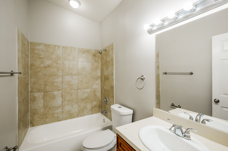 2,360/Mo, 13203 Sw 276Th Ter Homestead, FL 33032 Bathroom View