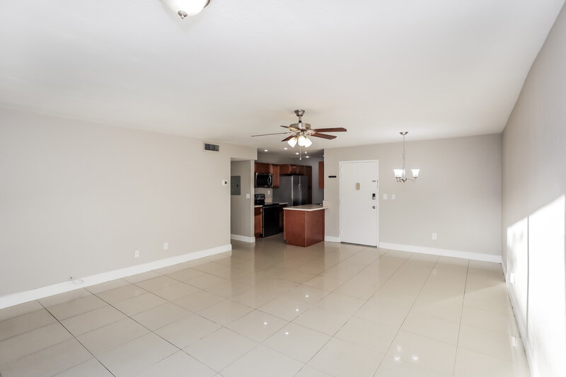 1,940/Mo, 10395 N Kendall Dr #V6 Miami, FL 33176 Misc View 2