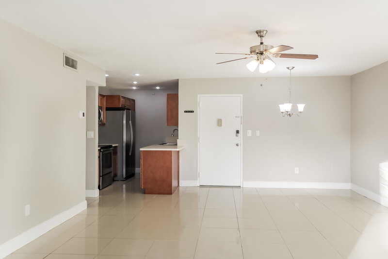 1,940/Mo, 10395 N Kendall Dr #V6 Miami, FL 33176 Misc View 5