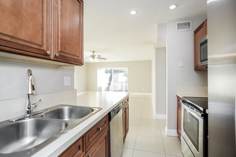 1,940/Mo, 10395 N Kendall Dr #V6 Miami, FL 33176 Misc View 8