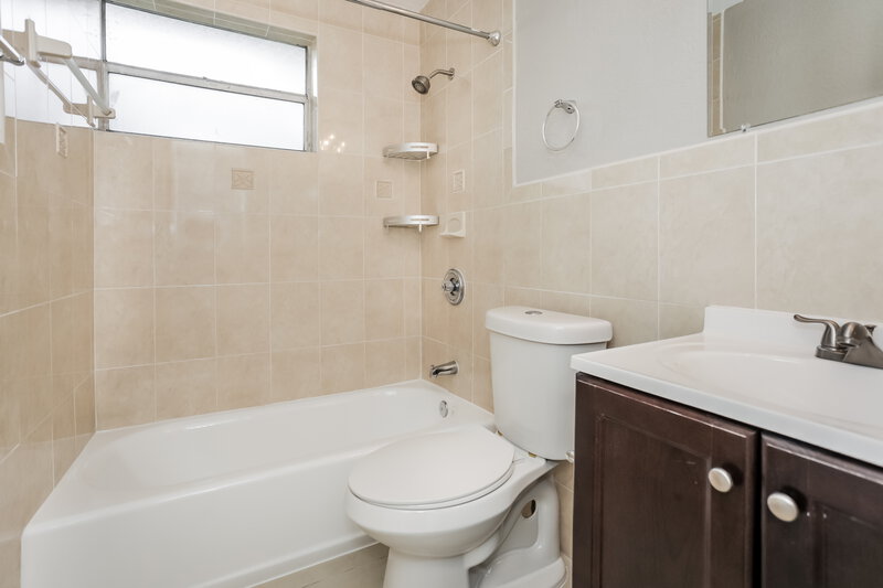1,940/Mo, 10395 N Kendall Dr #V6 Miami, FL 33176 Misc View 11