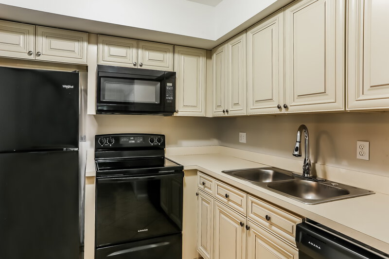 2,175/Mo, 7161 W SUNRISE BLVD Plantation, FL 33313 Kitchen View