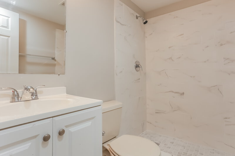 2,175/Mo, 7161 W SUNRISE BLVD Plantation, FL 33313 Main Bathroom View