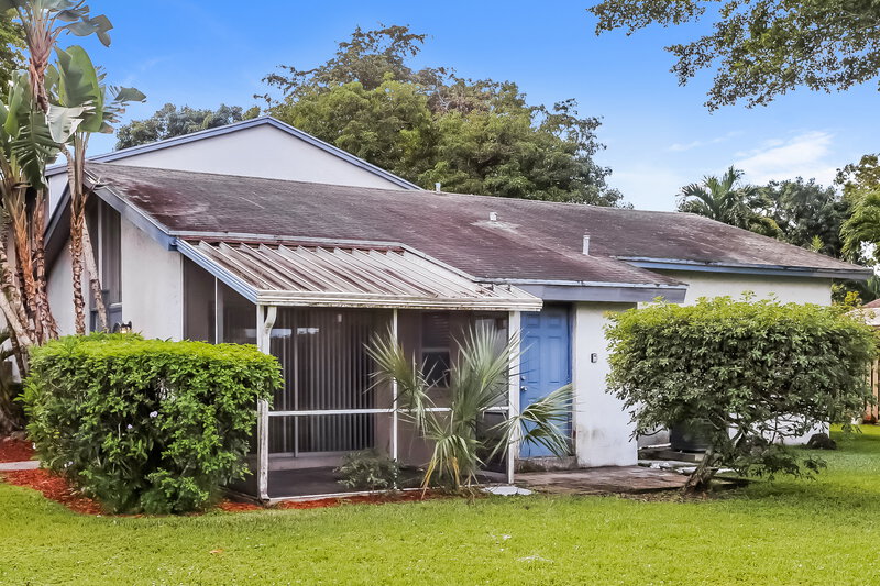 2,175/Mo, 7161 W SUNRISE BLVD Plantation, FL 33313 Side View