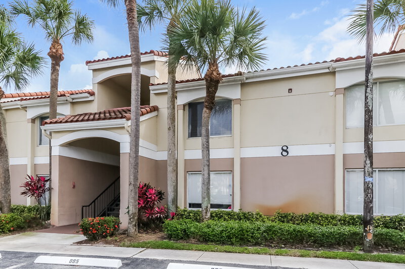 1,700/Mo, 815 W Boynton Beach Blvd 8-203 Boynton Beach, FL 33426 Front View