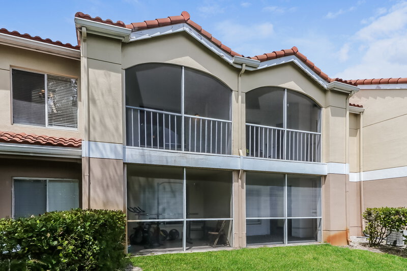 1,700/Mo, 815 W Boynton Beach Blvd 8-203 Boynton Beach, FL 33426 Rear View 2