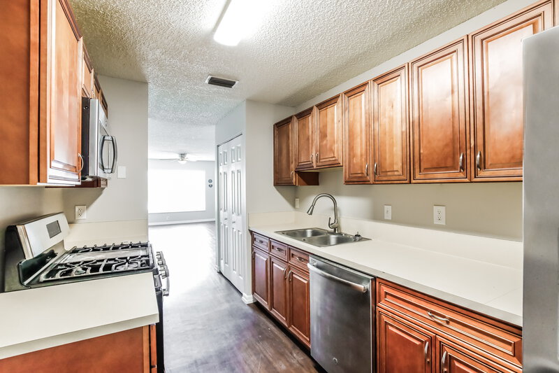 2,450/Mo, 18221 Nw 40Th Ct Miami Gardens, FL 33055 Misc View 5