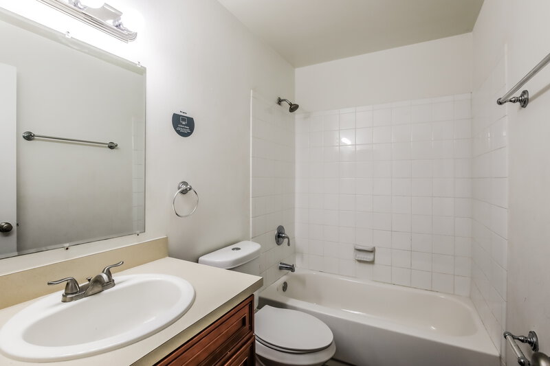 2,450/Mo, 18221 Nw 40Th Ct Miami Gardens, FL 33055 Misc View 12