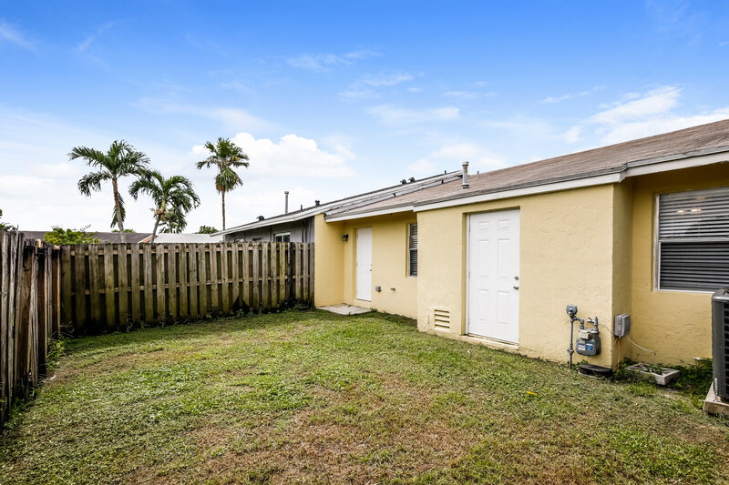 2,450/Mo, 18221 Nw 40Th Ct Miami Gardens, FL 33055 Misc View 13
