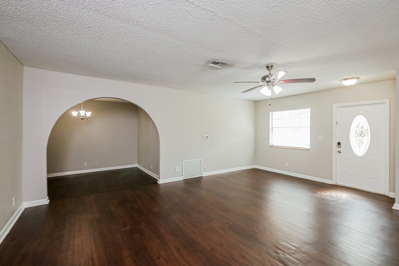 0/Mo, 8491 Nw 26Th Dr Coral Springs, FL 33065 Living Room View