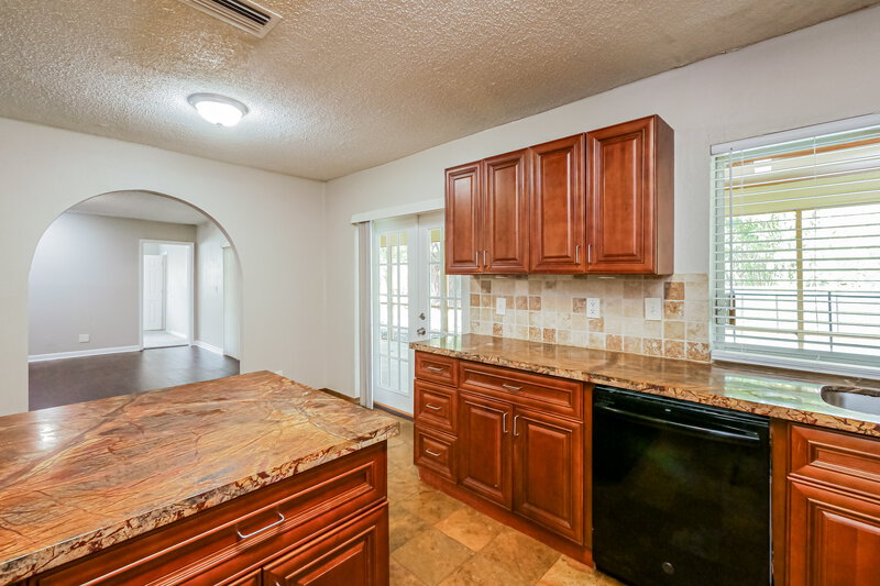 0/Mo, 8491 Nw 26Th Dr Coral Springs, FL 33065 Kitchen View 2