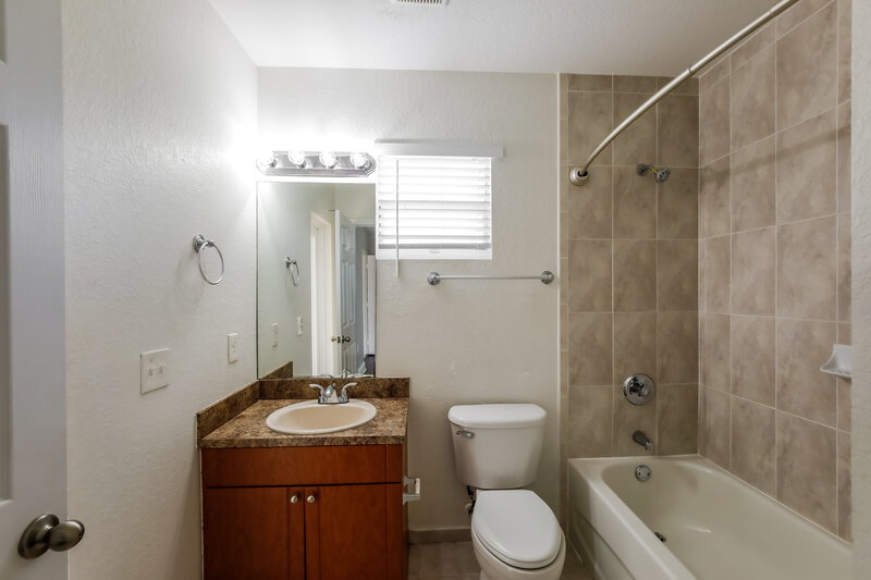 3,745/Mo, 17321 Sw 93Rd Ave Palmetto Bay, FL 33157 Bathroom View