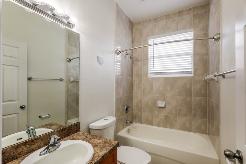 3,745/Mo, 17321 Sw 93Rd Ave Palmetto Bay, FL 33157 Bathroom View 2