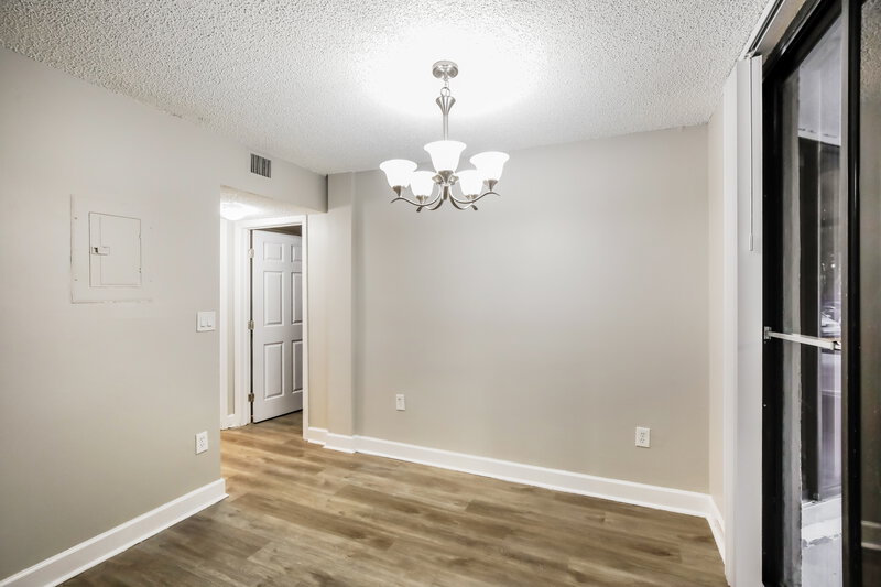 1,740/Mo, 8205 Sw 152Nd Ave # F-112 Miami, FL 33193 Dining Room View 2