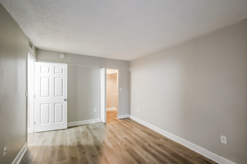 1,740/Mo, 8205 Sw 152Nd Ave # F-112 Miami, FL 33193 Main Bedroom View 2