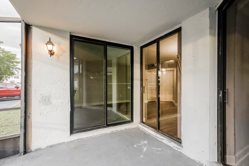 1,740/Mo, 8205 Sw 152Nd Ave # F-112 Miami, FL 33193 Rear View