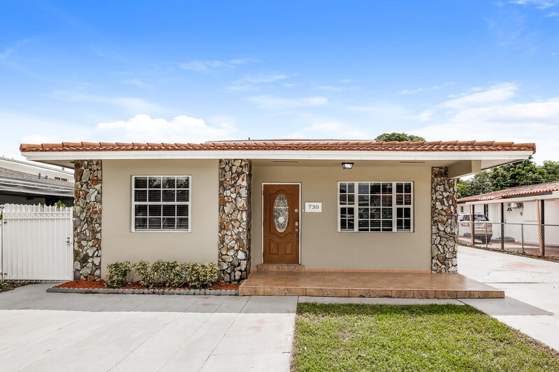 3,830/Mo, 730 W 33RD ST Hialeah, FL 33012 External View