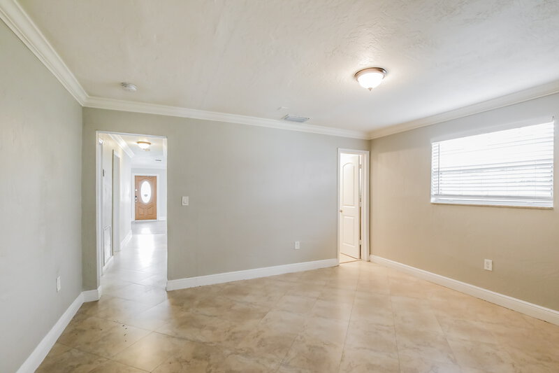 3,830/Mo, 730 W 33RD ST Hialeah, FL 33012 Main Bedroom View