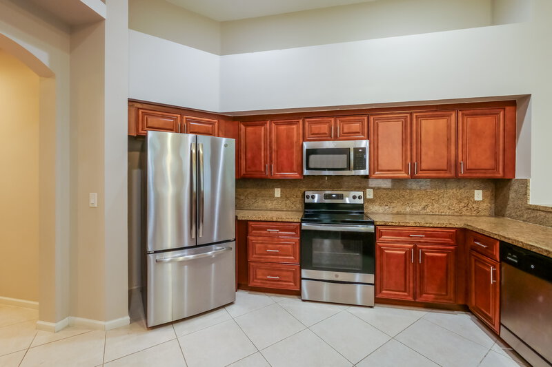 4,185/Mo, 2560 Jardin Mnr Weston, FL 33327 Kitchen View 2