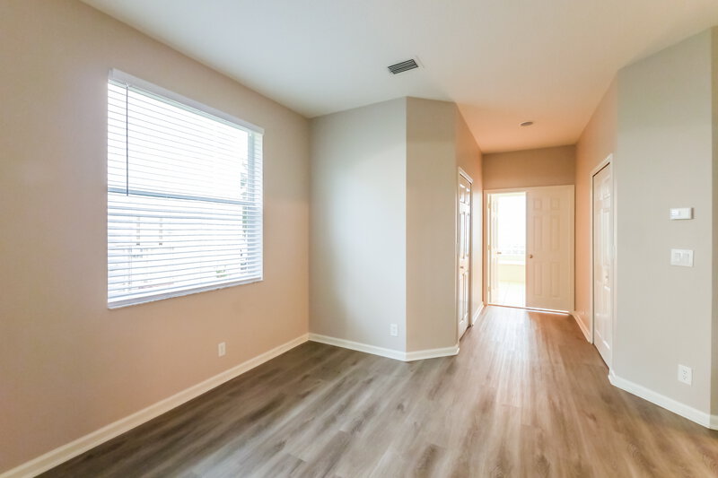 4,185/Mo, 2560 Jardin Mnr Weston, FL 33327 Main Bedroom View 4